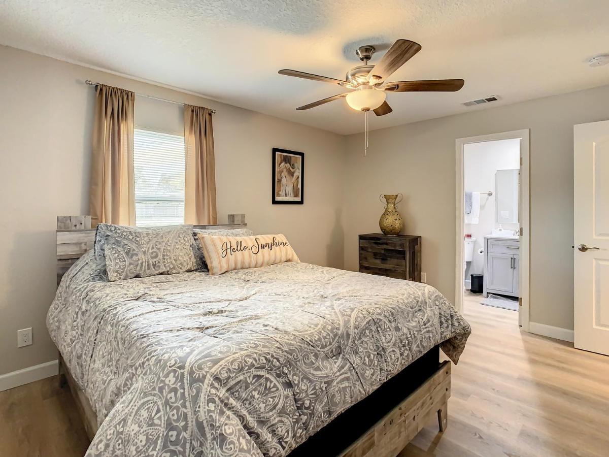 Crown Jewel Of Clearwater 10-15 Min To Beach 5 Min To St Pete Airport Villa Exteriör bild